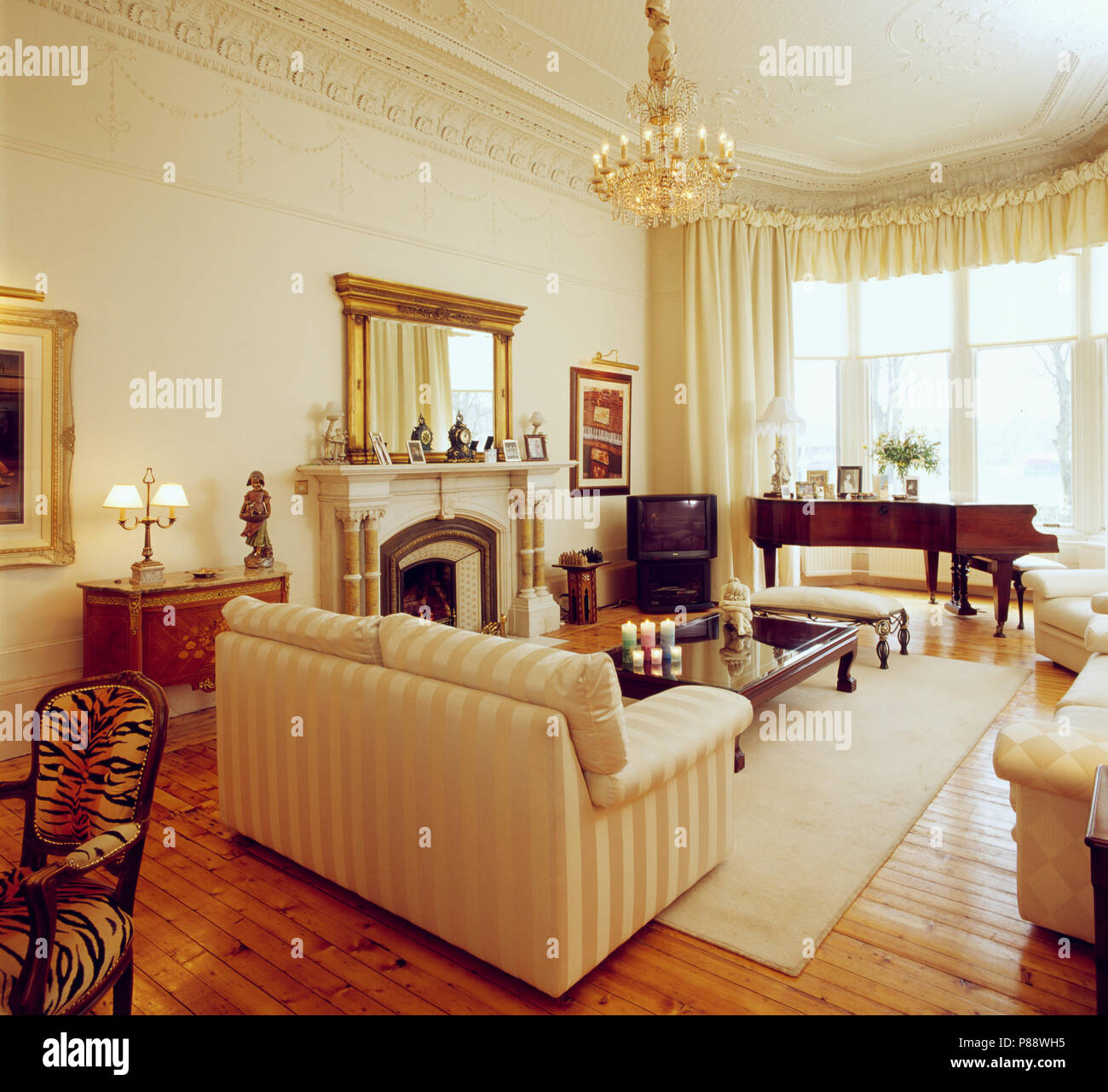 Cream Sofa In Traditional Living Room Stock Photo 211637361 Alamy