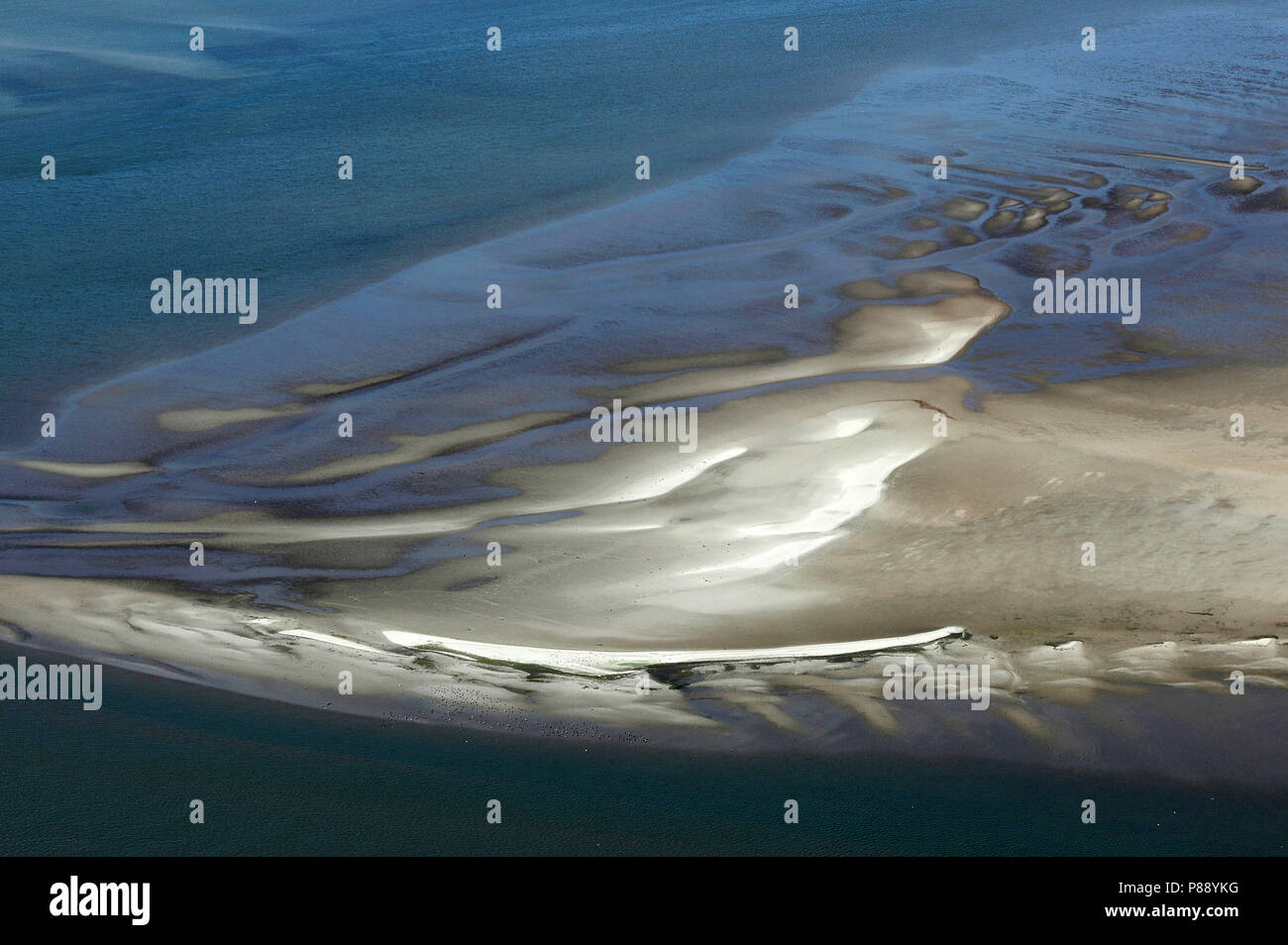 Bij eb vallen er in de Waddenzee veel zandplaten droog; Sandbars during low tide in the Waddensea, Netherlands Stock Photo