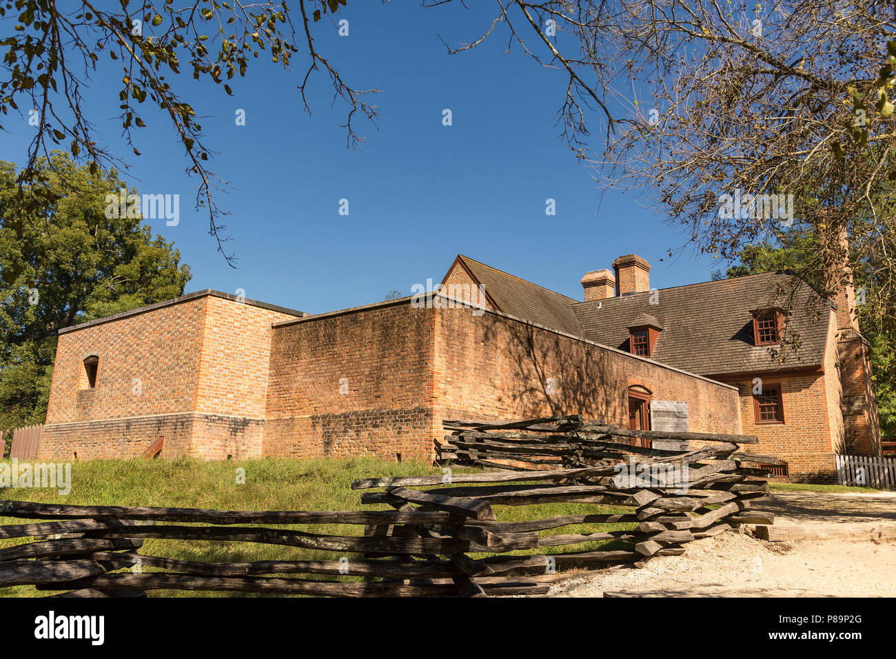 18 century jail in Colonial Williamsburg Stock Photo Alamy