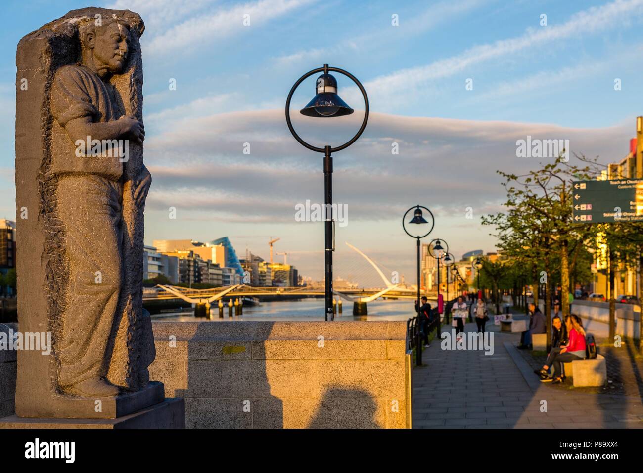 Samuel Beckett Bridge Dublin Sunset High Resolution Stock Photography ...