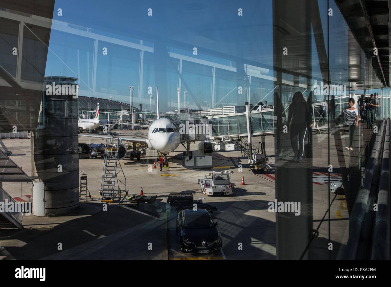 Airport illustration hi-res stock photography and images - Alamy