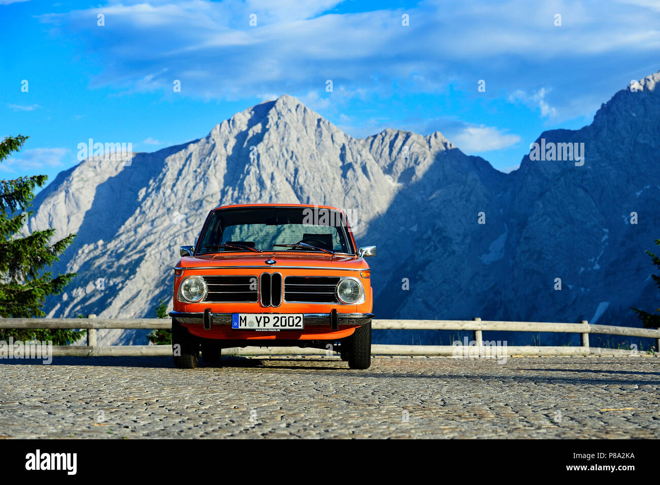Classic car road trip hi-res stock photography and images - Alamy