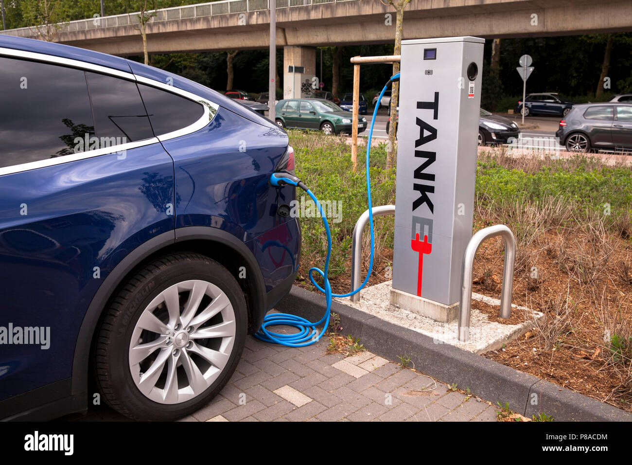 Tesla Model X at a charging station for electric cars, Cologne, Germany Tesla  Modell X an einer E-Tankstelle/Ladestation, Koeln, Deutschland Stock Photo  - Alamy