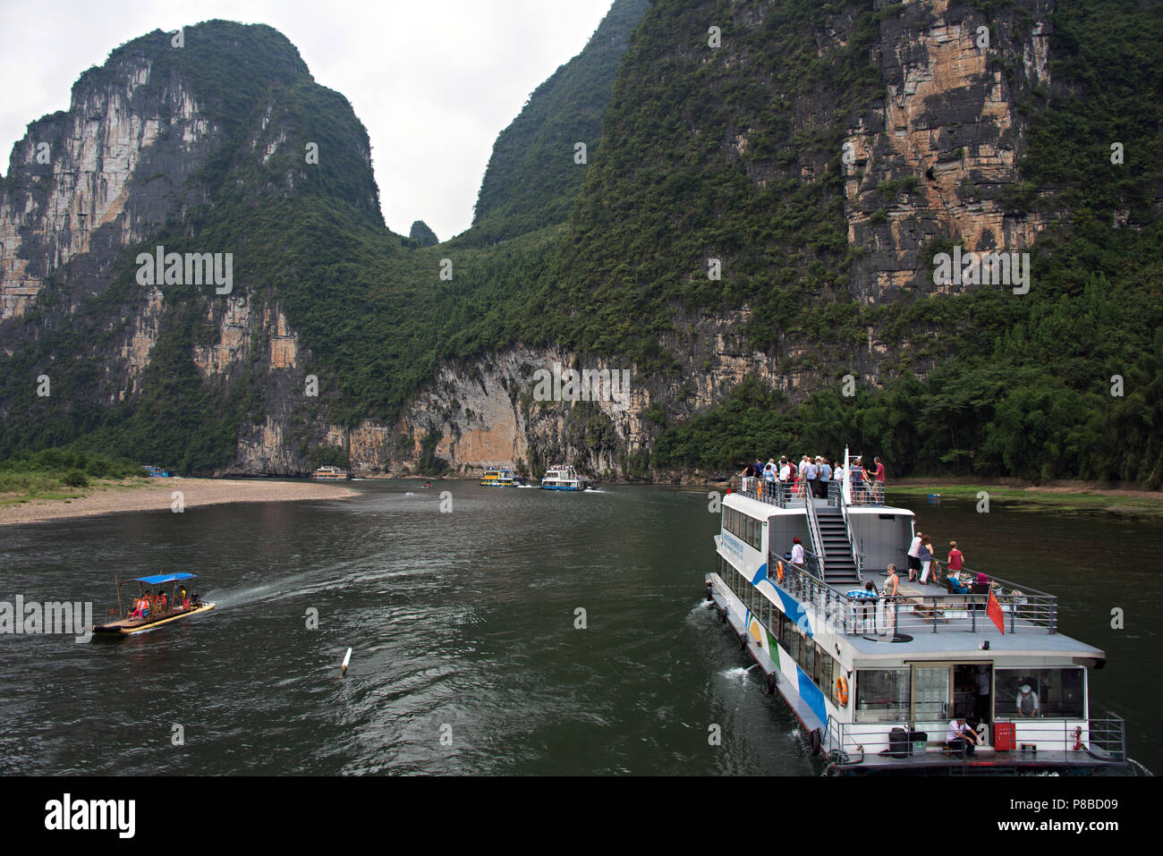 River cruise on the Li River in Guangxi Zhuang china, on the journey from Guilin to Yangshuo. Stock Photo