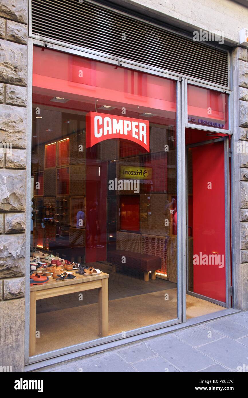 FLORENCE, ITALY - APRIL 30, 2015: Camper footwear fashion store in  Florence. Spanish shoe company exists since 1975, has 52 own stores and  distributes Stock Photo - Alamy