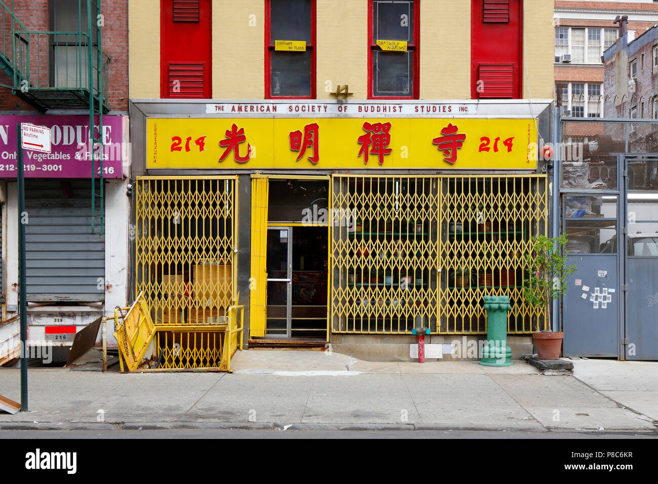 Buddhist temple chinatown nyc hires stock photography and images Alamy