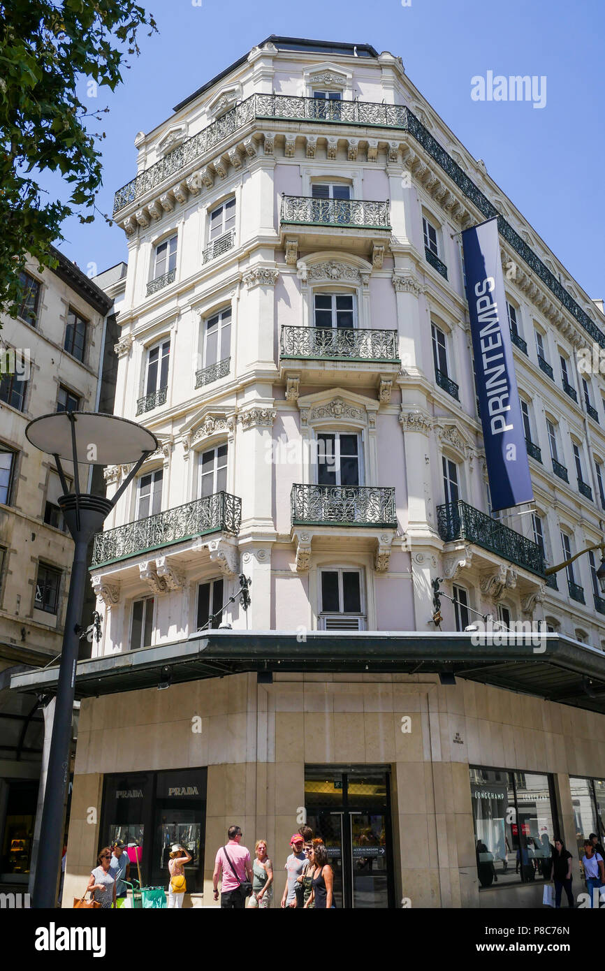 Le Printemps department shop, Republic streete, Lyon, France Stock Photo -  Alamy