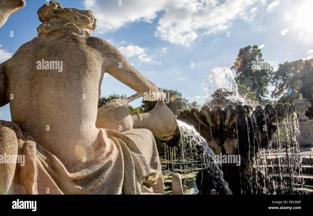 Fountain and Statues The Italian Water Gardens Hyde Park London UK Stock Photo