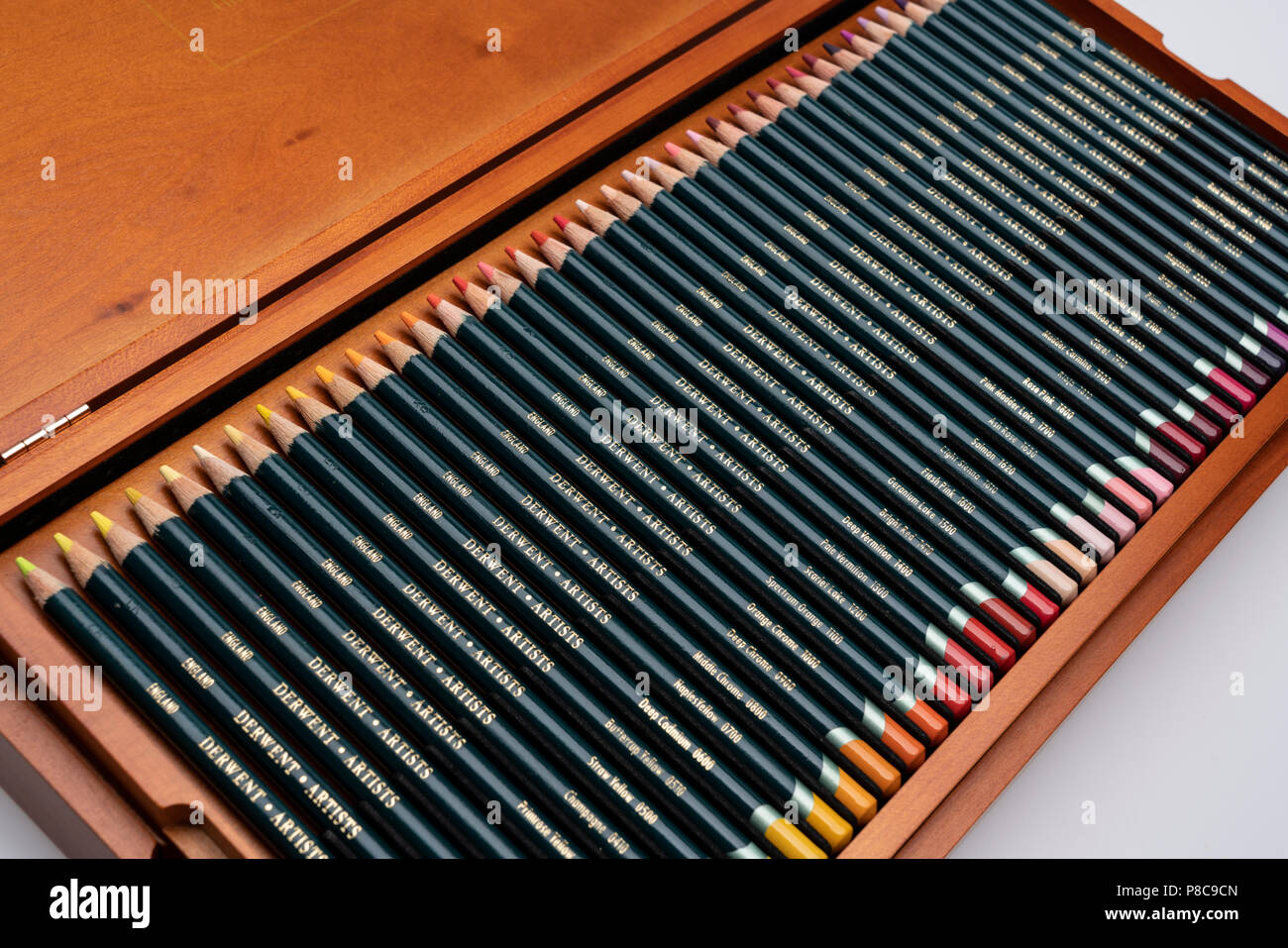 Derwent Artist coloured pencil 120 set (largest boxed set) made by the