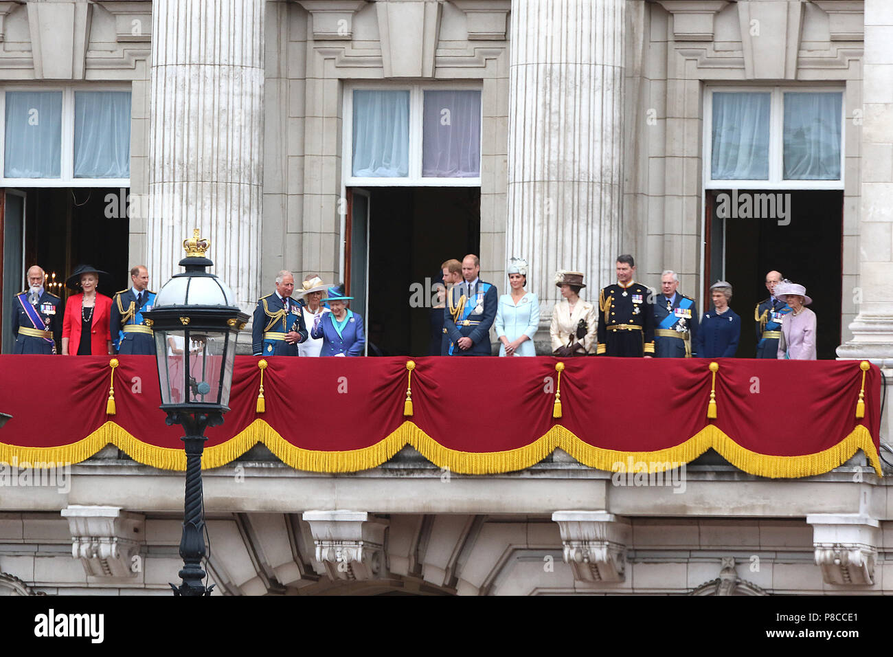 London, UK. 10th July, 2018. Royal Family, Prince Michael of Kent, Princess Michael of Kent, Prince Edward, Charles Prince of Wales, Camilla Duchess of Cornwall, Elizabeth II The Queen, Meghan Duchess of Sussex, Prince Harry Duke of Sussex, Prince William Duke of Cambridge, Catherine Duchess of Cambridge, Anne Princess Royal, Vice Admiral Sir Timothy Laurence, Prince Richard Duke of Gloucester, Birgitte Duchess of Gloucester, Prince Edward Duke of Kent, Katharine Duchess of Kent, RAF100 Parade and Flypast, The Mall & Buckingham Palace, London, UK. Credit: Rich Gold/Alamy Live News Stock Photo