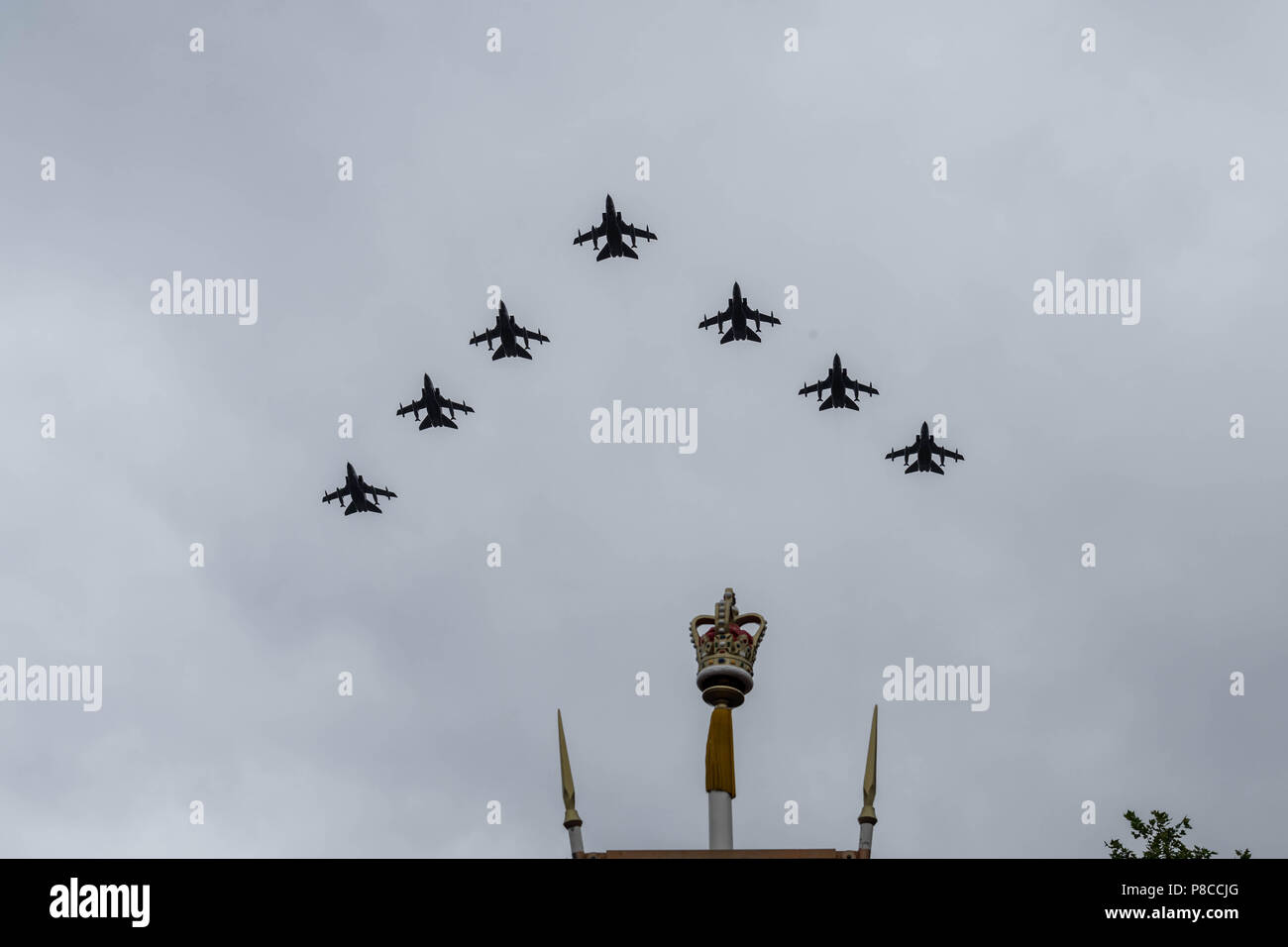 London 10th July 2018 The RAF 100 flypast in the Mall London Credit Ian Davidson/Alamy Live Neew Credit: Ian Davidson/Alamy Live News Stock Photo
