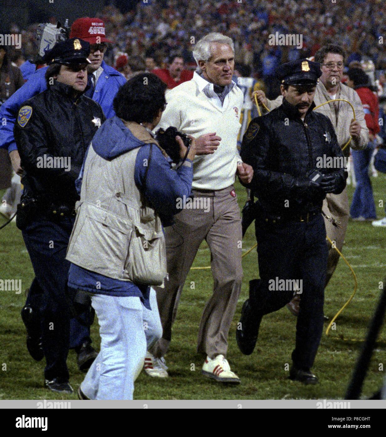 San Francisco, California, USA. 14th Dec, 1984. San Francisco 49ers vs. Los Angles Rams at Candlestick Park Sunday, December 14, 1984. 49ers beat the Rams 19-16. 49ers Head Coach Bill Walsh after game. Credit: Al Golub/ZUMA Wire/Alamy Live News Stock Photo