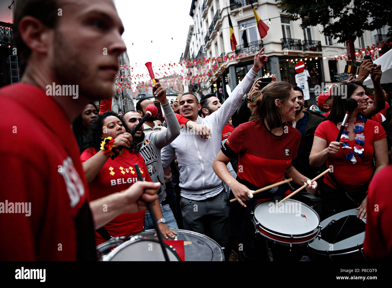 Brussels, Belgium. 10th July 2018. Belgian supporters watch the Russia 2018 World Cup semi-final football match between France and Belgium. Stock Photo