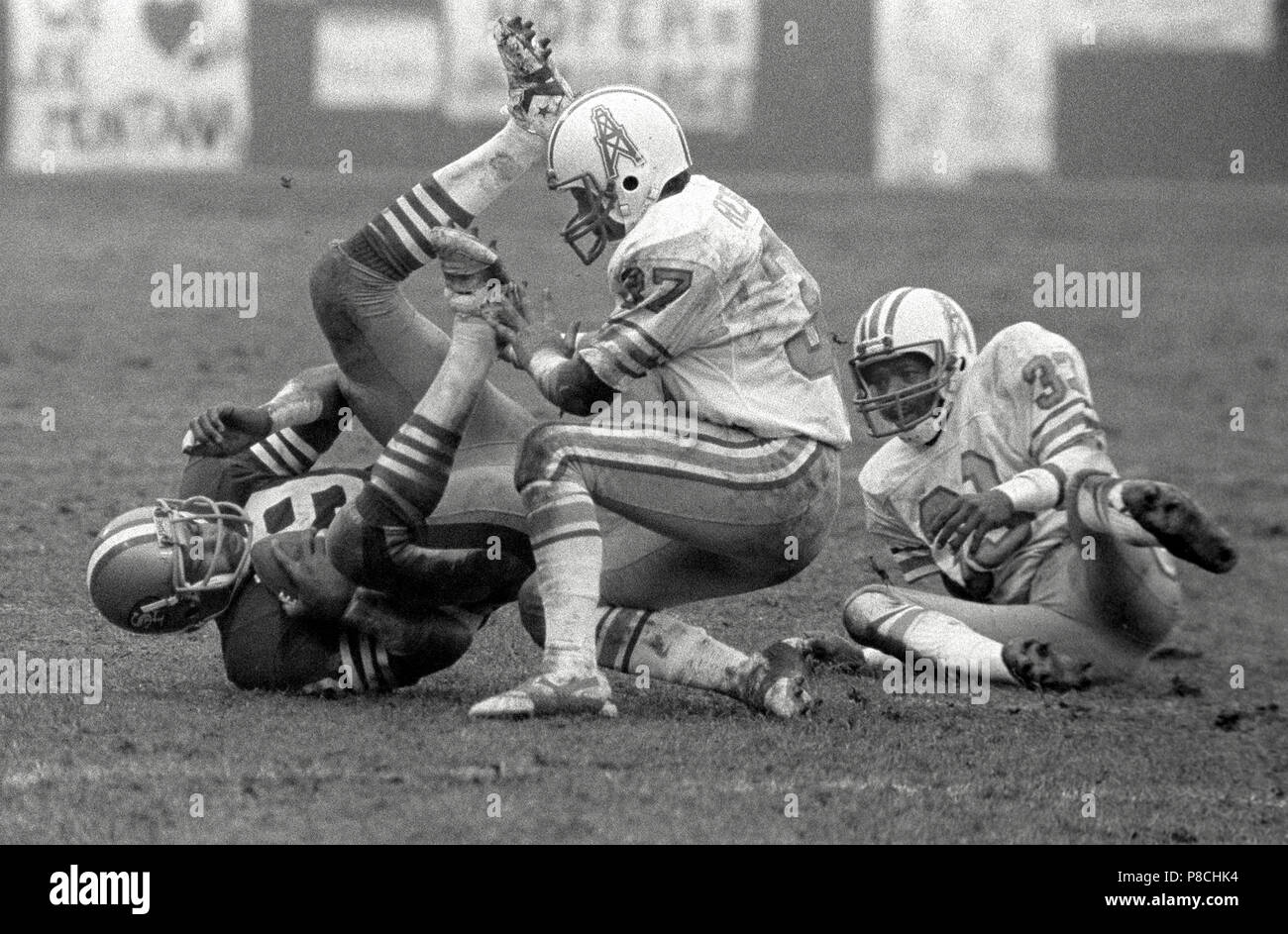 San Francisco, California, USA. 13th Dec, 1981. San Francisco 49ers vs.  Houston Oilers at Candlestick Park Sunday, December 13. 1981. 49ers beat  Oilers 28-6. Huston Oilers Defensive backs Mike Reinfeld (34) and