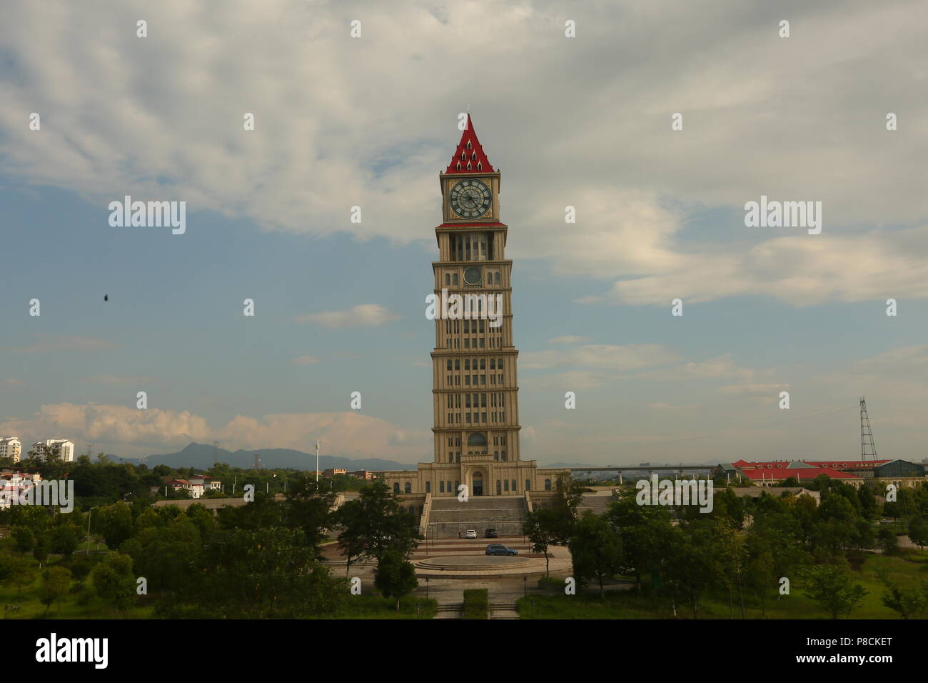 Taille Hoogte Ik geloof Ganzh, Ganzh, China. 11th July, 2018. Ganzhou, CHINA-The Hexie Tower is the  world's largest clock tower in Ganzhou, east China's Jiangxi Province. The  113-meter-tall Hexie Tower is taller than Big Ben Tower