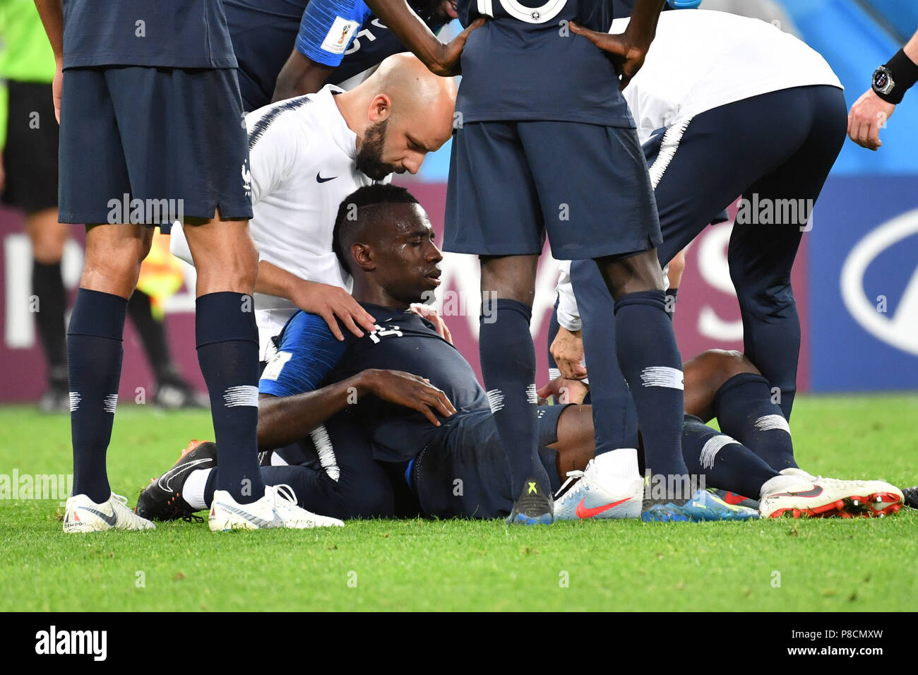 St. Petersburg, Russia. 10th July 2018. St. Petersburg, Russland. 10th July, 2018. Blaise MATUIDI (FRA), injured, injury, ground, France (FRA) - Belgium (BEL) 1-0, semi-finals, Round of FourSpiel 61 on 07-10-2018 in Saint-Petersburg, Saint Petersburg Arena. Football World Cup 2018 in Russia from 14.06. - 15.07.2018. Cr Credit: dpa picture alliance/Alamy Live News Stock Photo