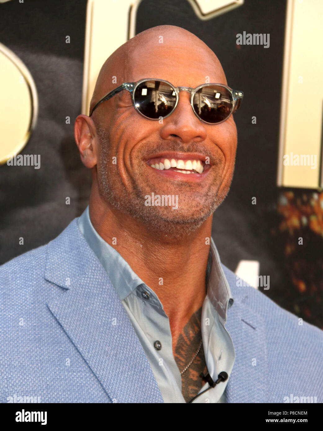 DWAYNE JOHNSON (AKA THE ROCK) BULLETPROOF MONK PREMIER CHINESE THEATRE  HOLLYWOOD LOS ANGELES USA 09 April 2003 Stock Photo - Alamy