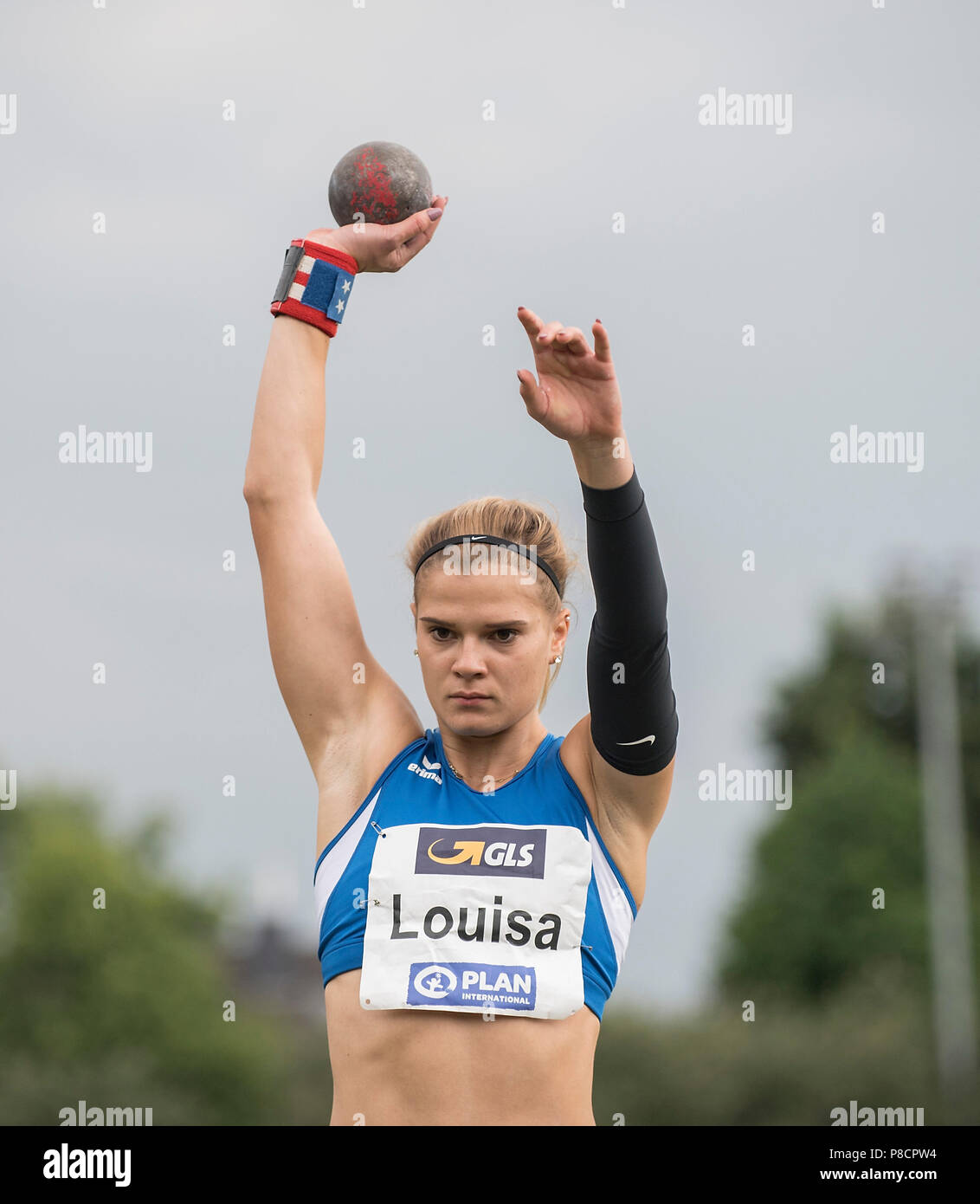 Louisa GRAUVOGEL (GER / LG Saar 70) Action, shot put, ball, athletics Stadtwerke Ratingen all-around meeting, from 16.06. -17.06.2018 in Ratingen / Germany