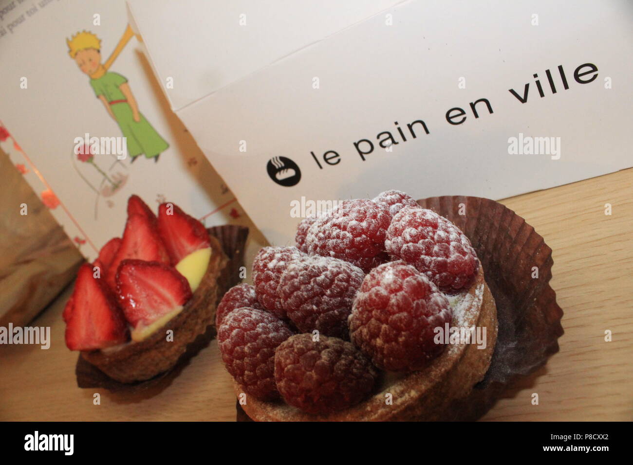 French pastries in patisserie paris hires stock photography and images