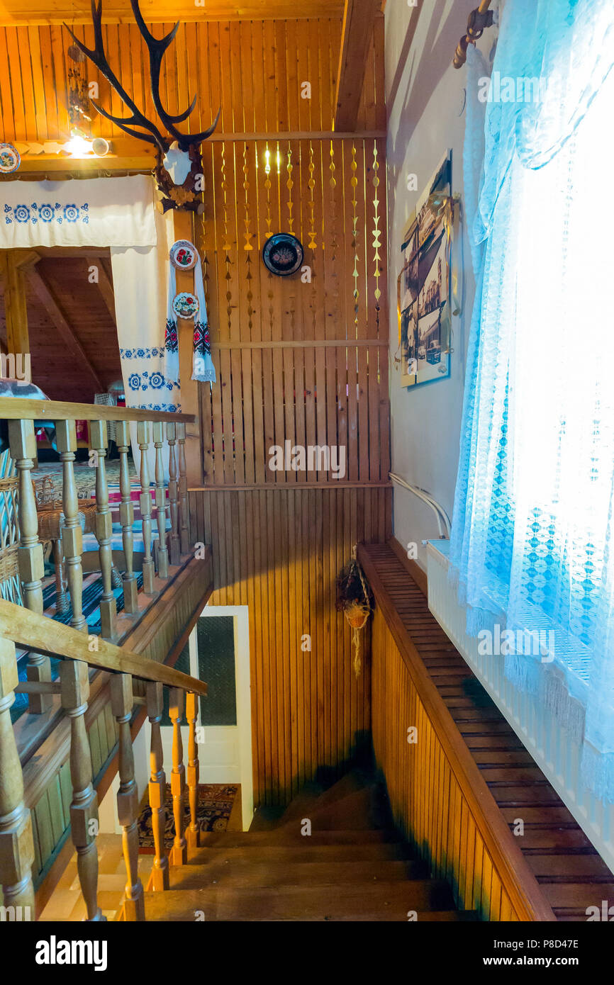 Second floor railing hi-res stock photography and images - Alamy