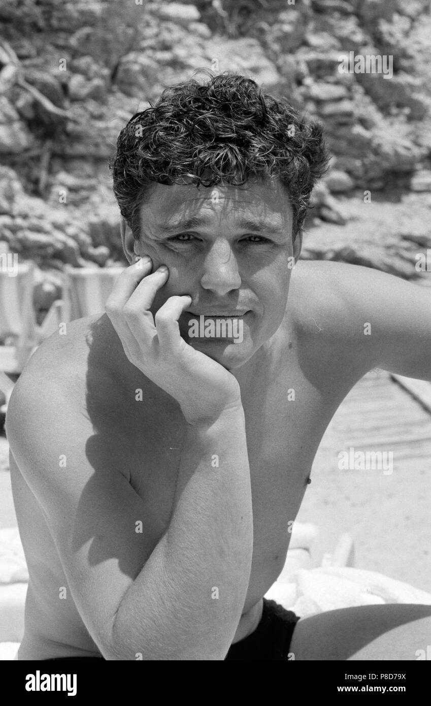 Nicholas Clay’s Instagram, Twitter & Facebook on IDCrawl