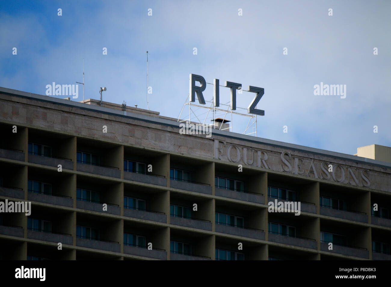 Ritz carlton logo hi-res stock photography and images - Alamy