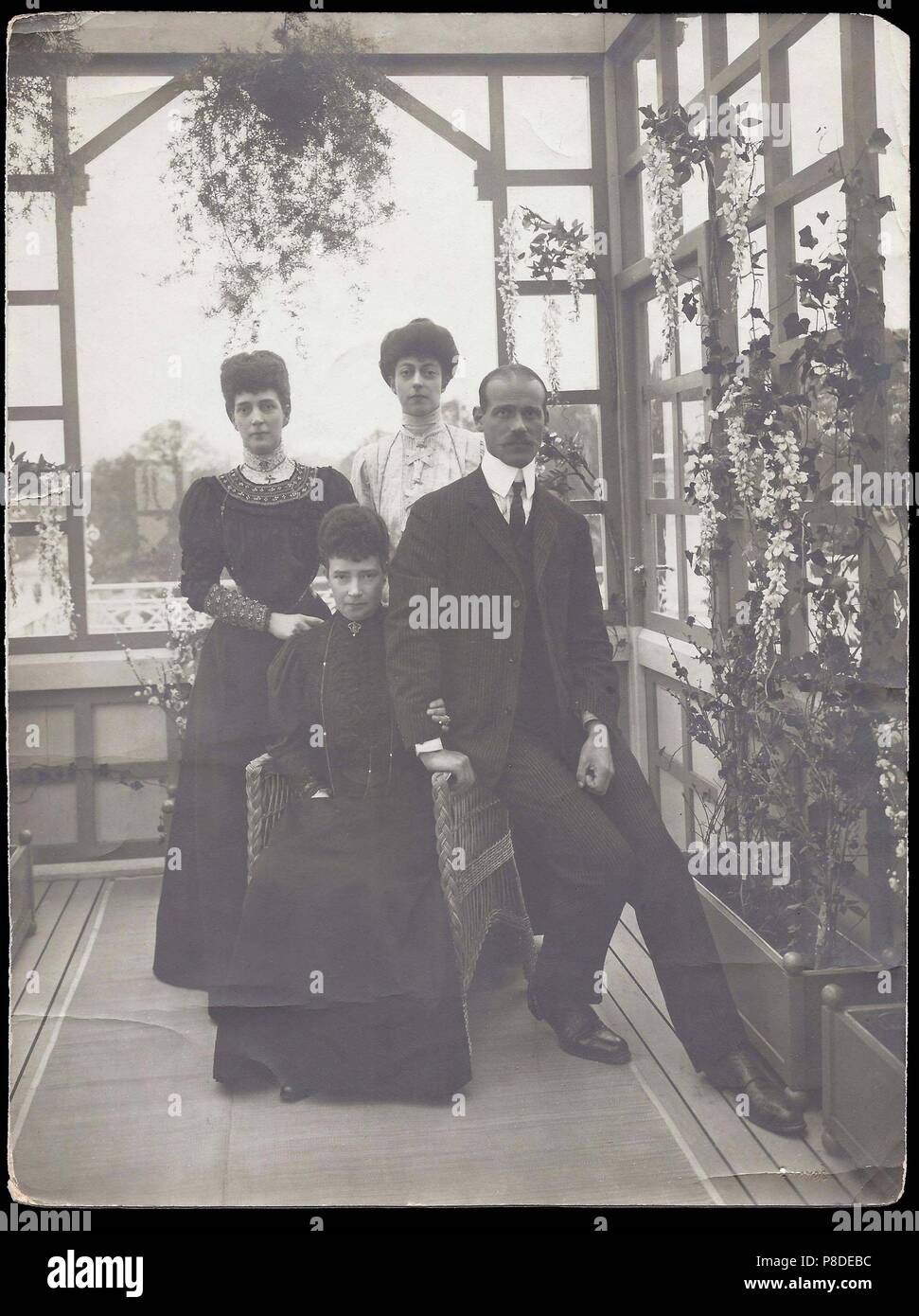 Dowager Empress Maria Fyodorovna, Grand Duke Michael Alexandrovich, Queen Alexandra of Great Britain and Princess Victoria. Museum: PRIVATE COLLECTION. Stock Photo