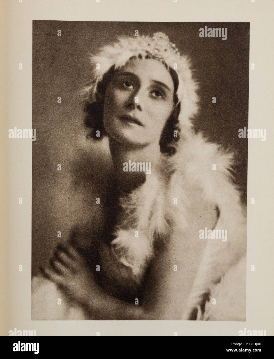 Anna Pavlova in the ballet The Dying Swan by Camille Saint-Saëns. Museum: PRIVATE COLLECTION. Stock Photo