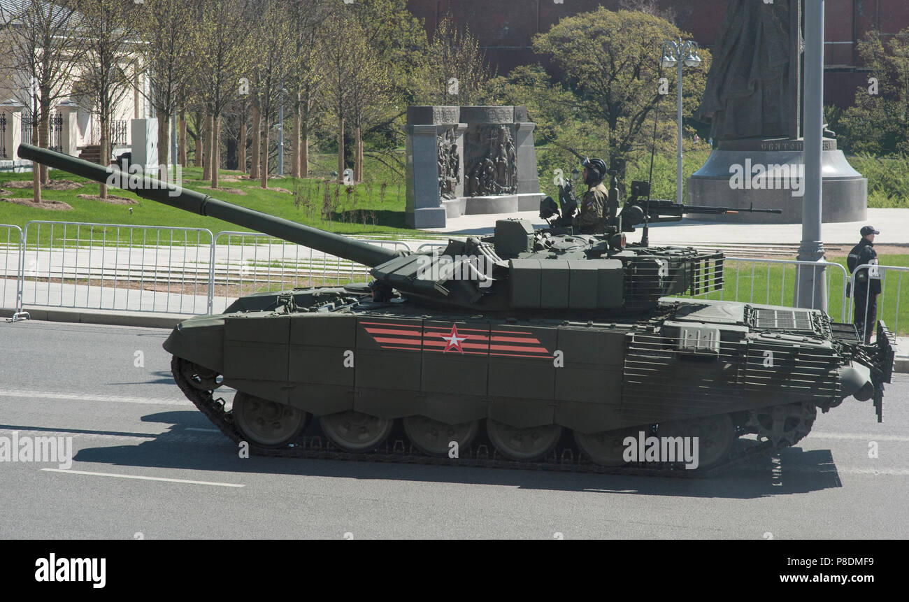 Moscow Russia May 07 17 The Russian Main Battle Tank T 72b3 During The Rehearsal Of The Military Parade For Victory Day In Moscow Stock Photo Alamy