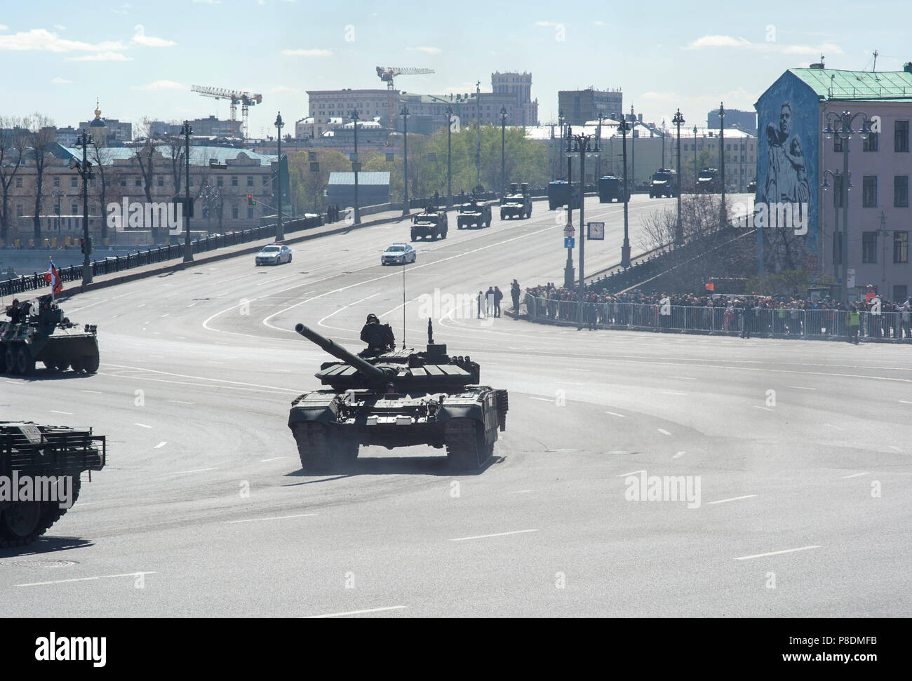 T 72b3 main battle tank hi-res stock photography and images - Alamy