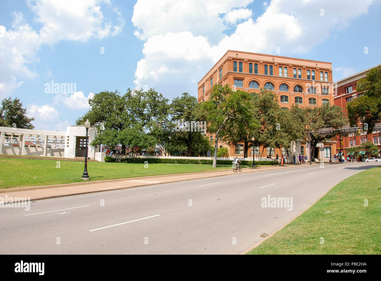Landscape view of Elm Street in Dallas where President John F Kennedy was  assassinated. The Texas School Book Depository building is in the  background Stock Photo - Alamy