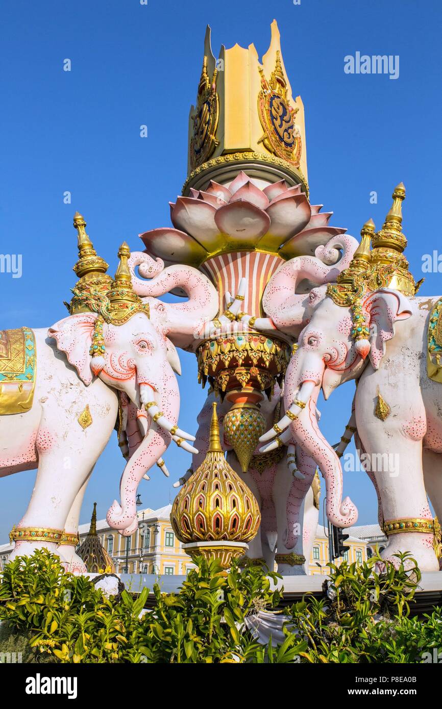PINK ELEPHANTS, STATUES WITH RELIGIOUS SYMBOLISM, BUDDHIST, NEXT TO THE