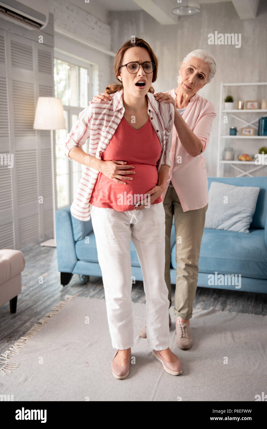 When does toxicosis in pregnancy begin? Toxicosis in early pregnancy: how to fight 75 When does toxicosis in pregnancy begin? Toxicosis in early pregnancy: how to fight 85