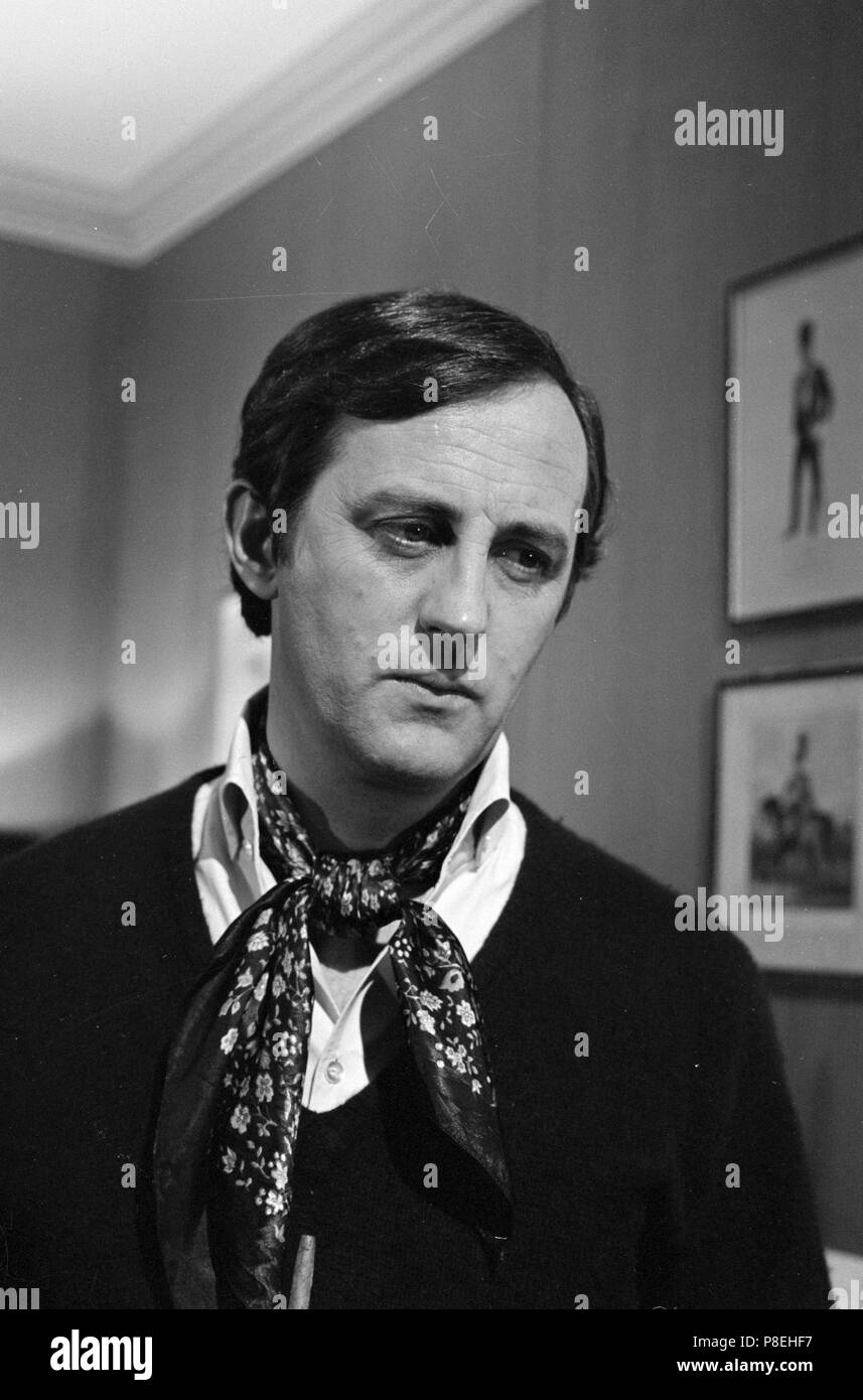 The man who haunted himself 1970 anton rodgers hi res stock photography