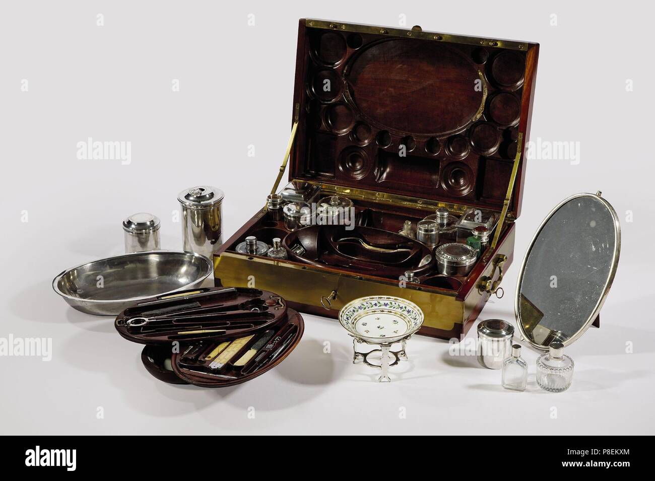 Travel kit (Nécessaire de voyage) of Queen Marie Antoinette of France. Museum: PRIVATE COLLECTION. Stock Photo