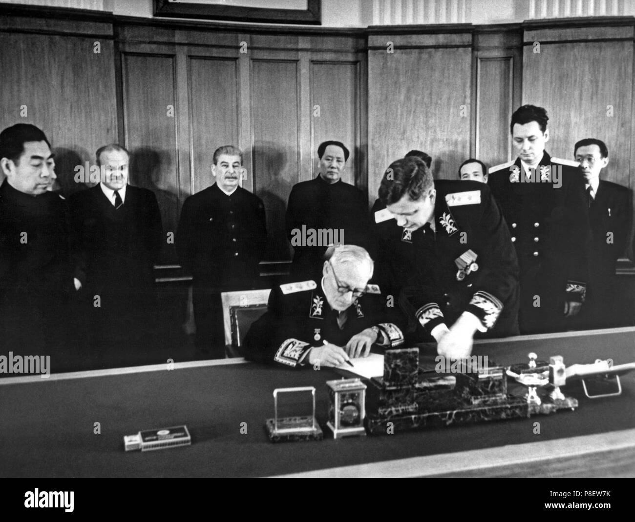 The signature of the Sino-Soviet Treaty of Friendship, Alliance and Mutual Assistance, February 14, 1950. Museum: Russian State Film and Photo Archive, Krasnogorsk. Stock Photo