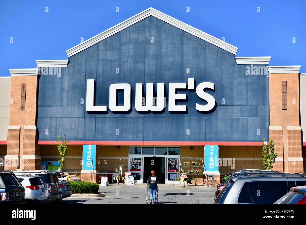 Lowe's home improvement store exterior, MD, USA Stock Photo