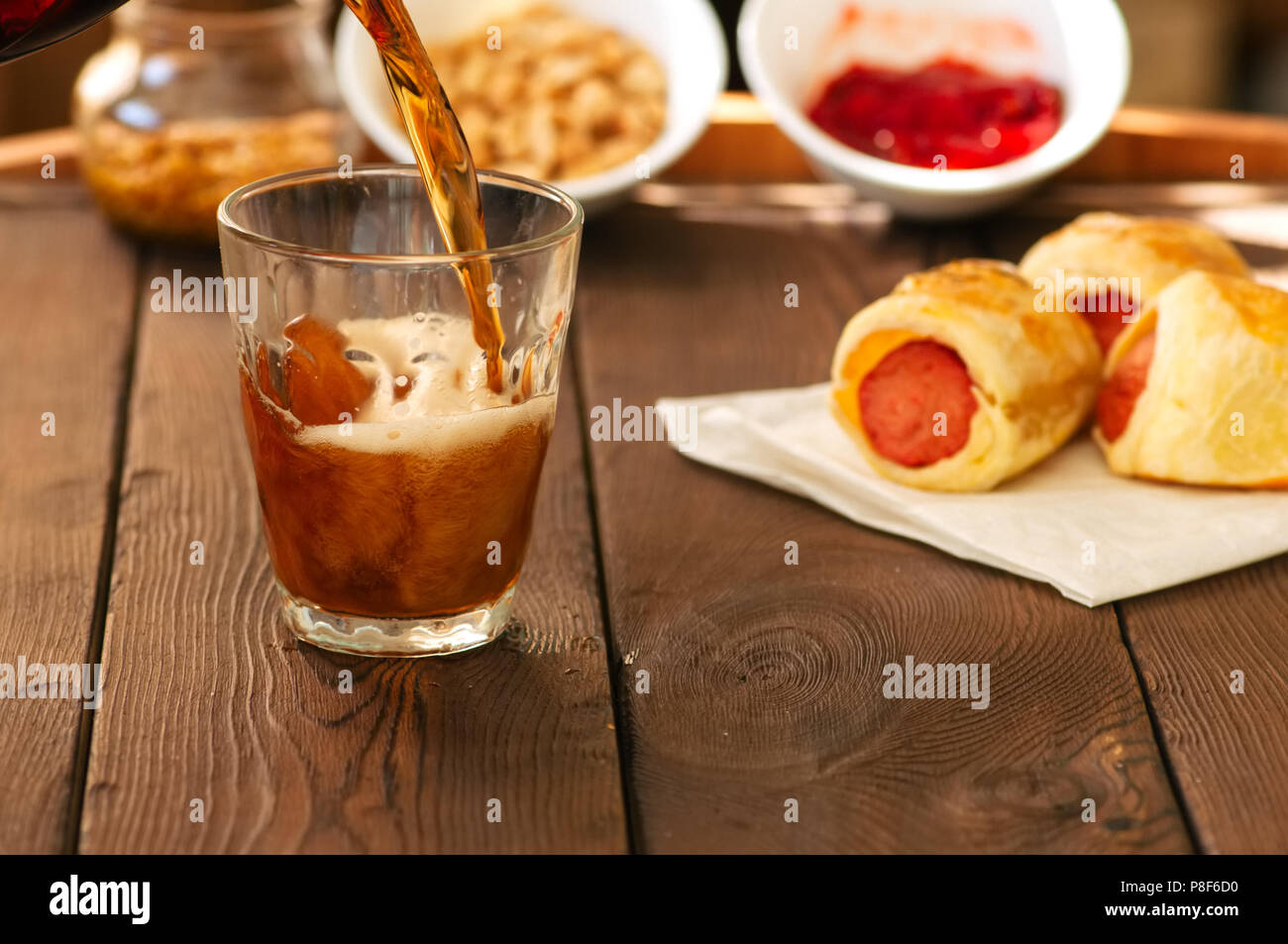 Pour Ketchup High Resolution Stock Photography And Images Alamy