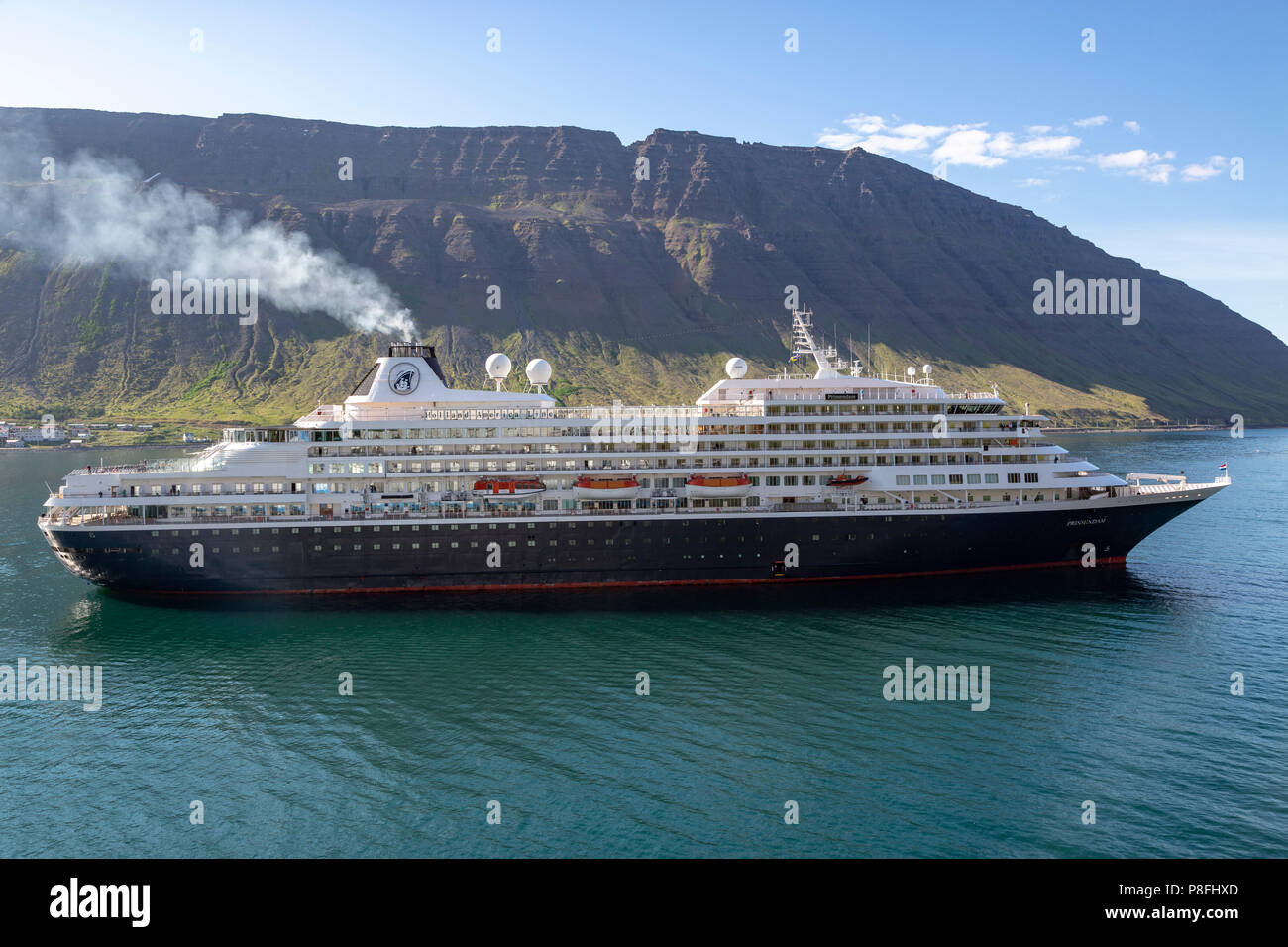 MS Prinsendam is a cruise ship for Holland America Line leaving