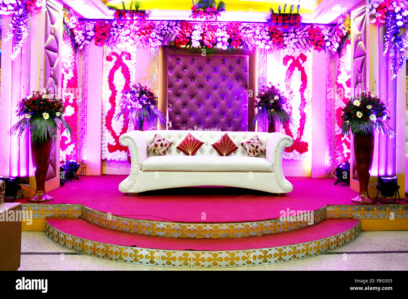 Wedding stage hi-res stock photography and images - Alamy