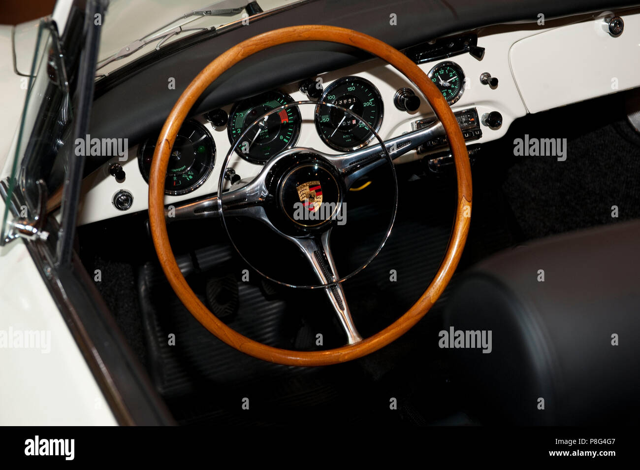 Porsche 356 Carrera 2, convertible car, steering wheel, driving wheel,  instruments, instrument-panel, cabriolet Stock Photo - Alamy