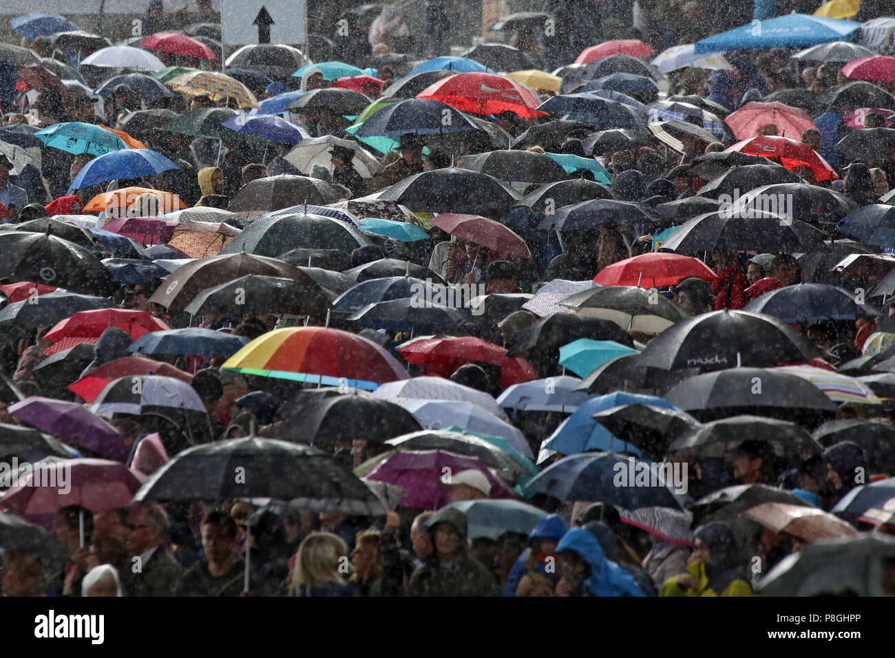 Hoppegarten, Germany, crowd in rainy weather Stock Photo