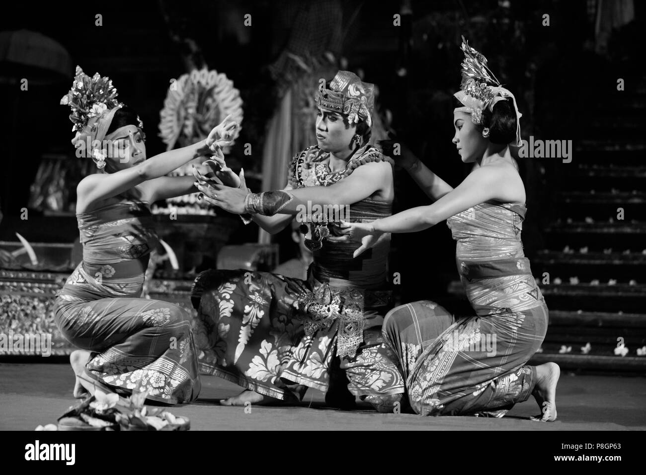The FISHERMAN DANCE is performed by the Cenik Wayah Gamelan Dance Group at PURA TAMAN SARASWATI - UBUD, BALI, INDONESIA Stock Photo