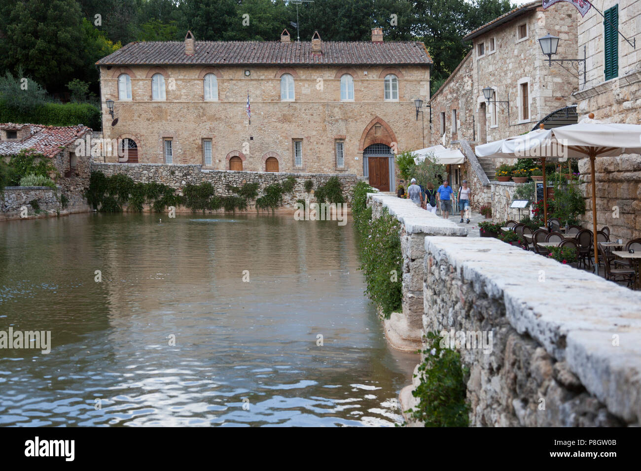 Bagno Vignoni (Tuscany - Italy). Known since Romans, this hamlet surrounds  the ancient hot water pool. Le bain Vignoni (Toscane - Italie Stock Photo -  Alamy