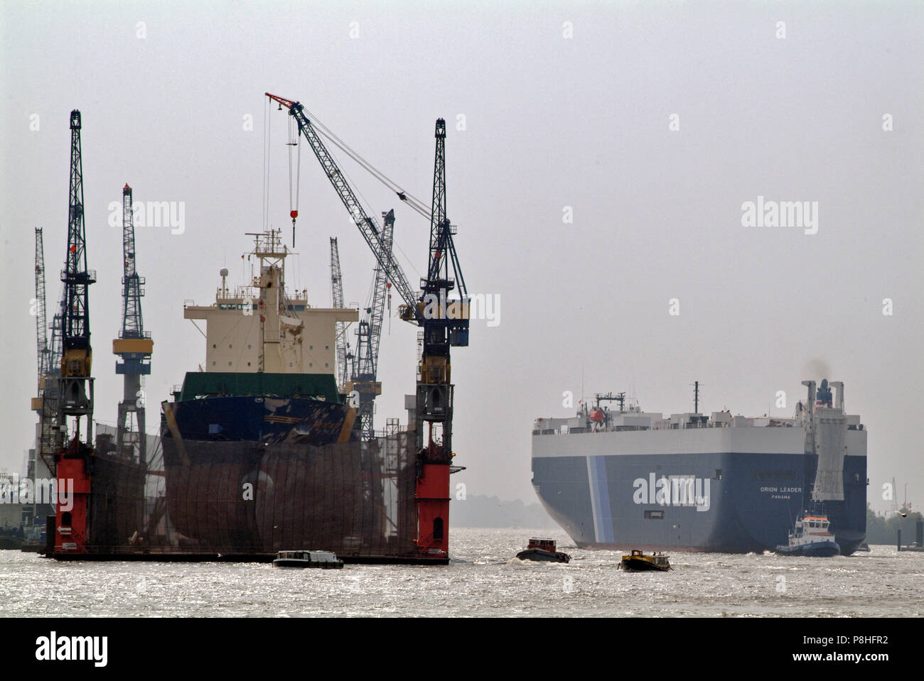 Autotransporter schiff hires stock photography and images Alamy
