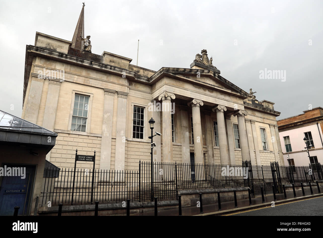 Bishop Street Courthouse at the Bishop's Gate, Derry, Northern Ireland. Stock Photo