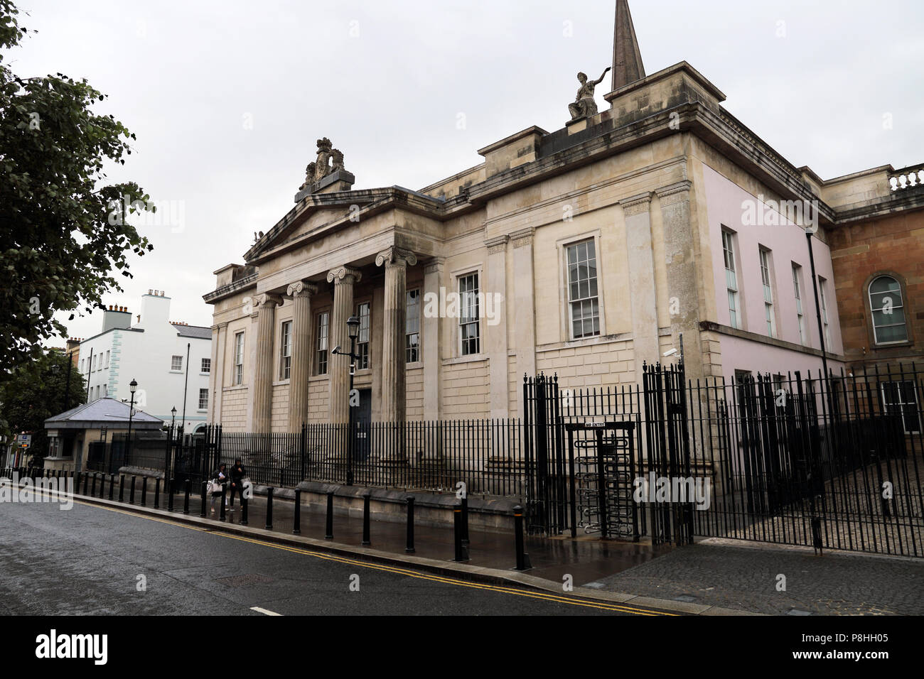 Bishop Street Courthouse at the Bishop's Gate, Derry, Northern Ireland. Stock Photo