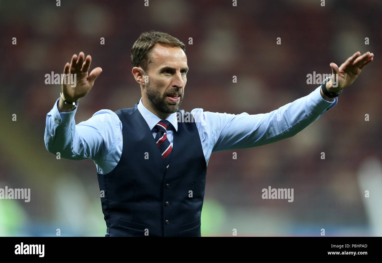 England manager Gareth Southgate bows to fans after the FIFA World Cup, Semi Final match at the Luzhniki Stadium, Moscow. PRESS ASSOCIATION Photo. Picture date: Wednesday July 11, 2018. See PA story WORLDCUP Croatia. Photo credit should read: Owen Humphreys/PA Wire. Stock Photo
