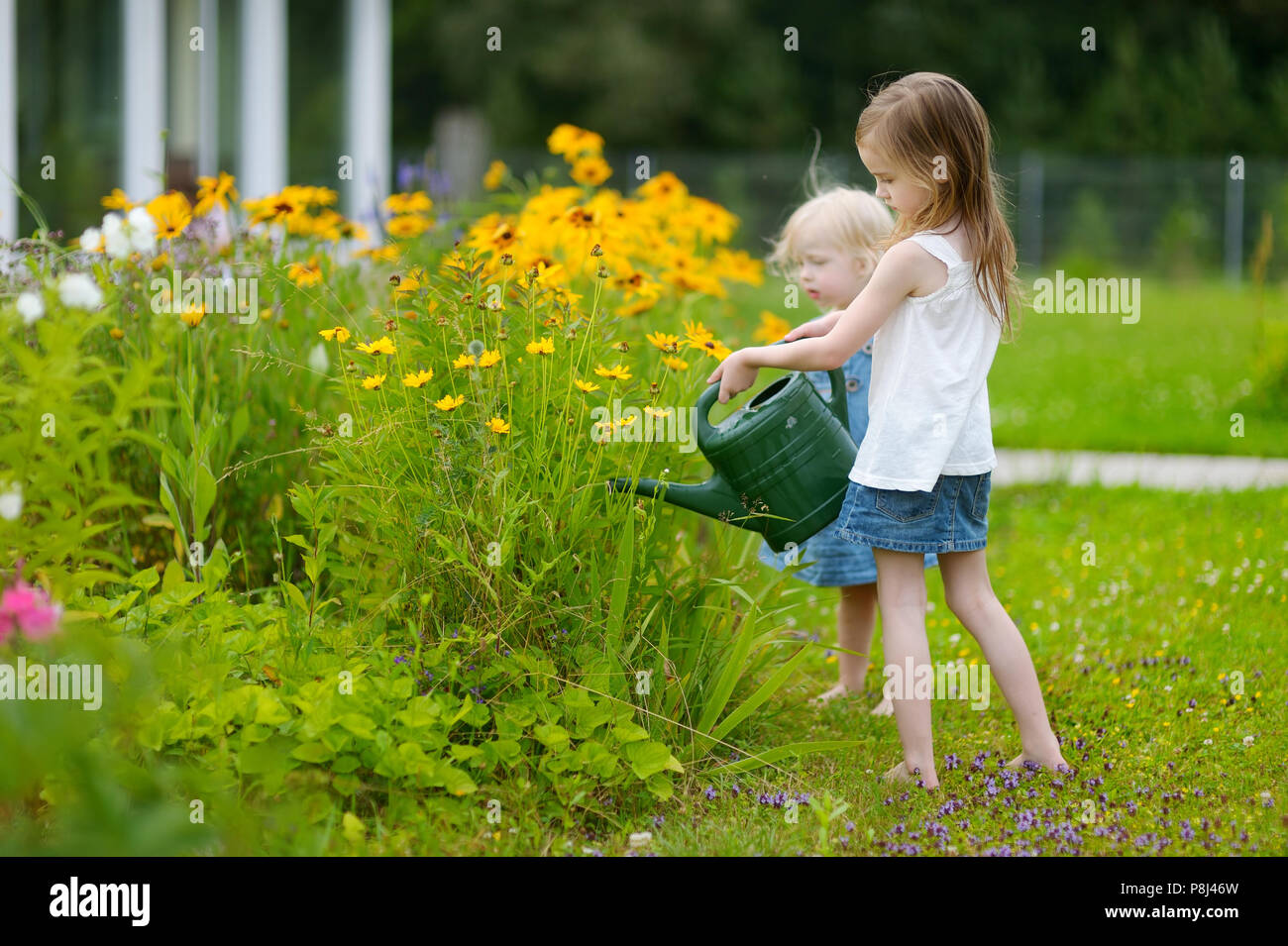 Baby in flower pot hi-res stock photography and images - Page 10 - Alamy