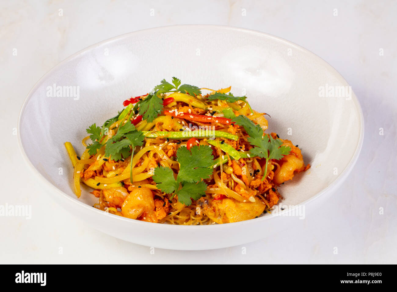 Rice noodle with chicken and prawn Stock Photo - Alamy
